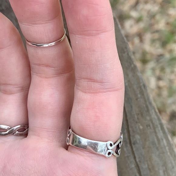 ❣️SOLD❣️Diamond and Swirls Sterling Silver Ring - Picture 3 of 5